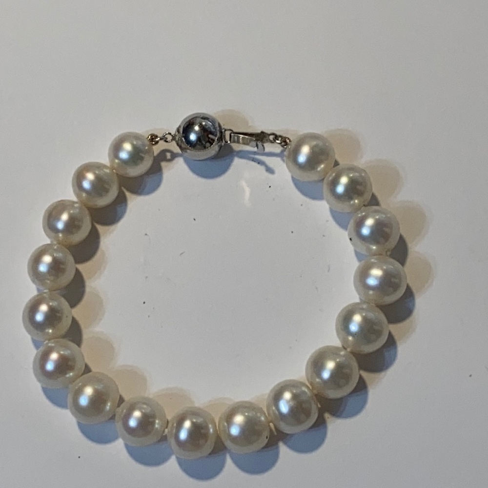 Beautiful Freshwater Pearl Bracelet